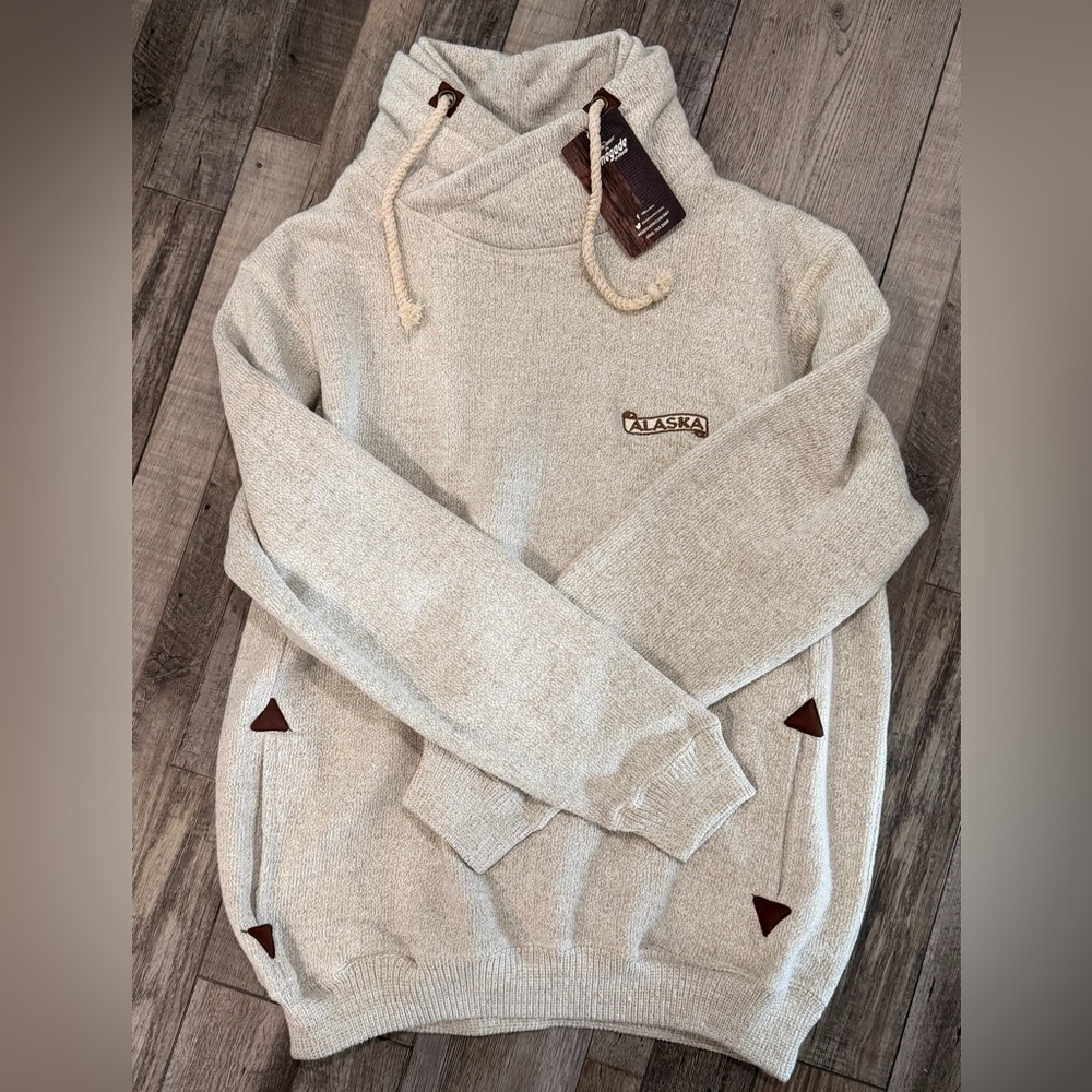 🌶️ NWT Renegade Alaska Cream Sweater. Size XL